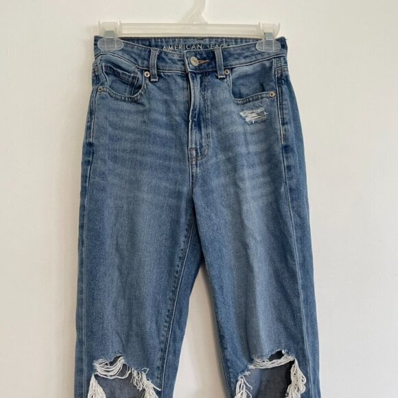 AMERICAN EAGLE AE Comfort Stretch Waistband Mom Jean Medium Wash Ripped Cropped - Picture 3 of 12